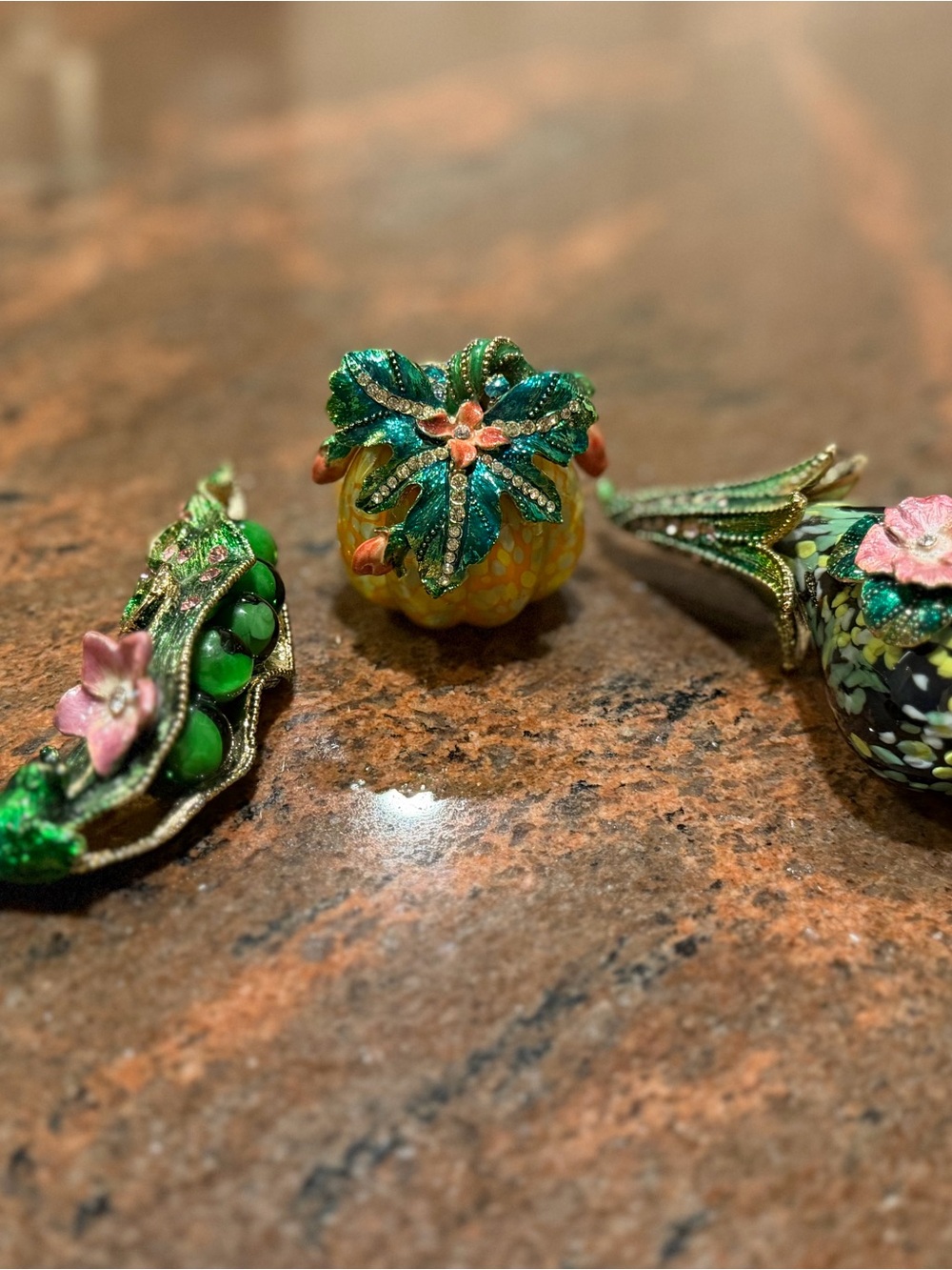 Fitz & Floyd mini art glass paperweight vegetable figurines Set of 3